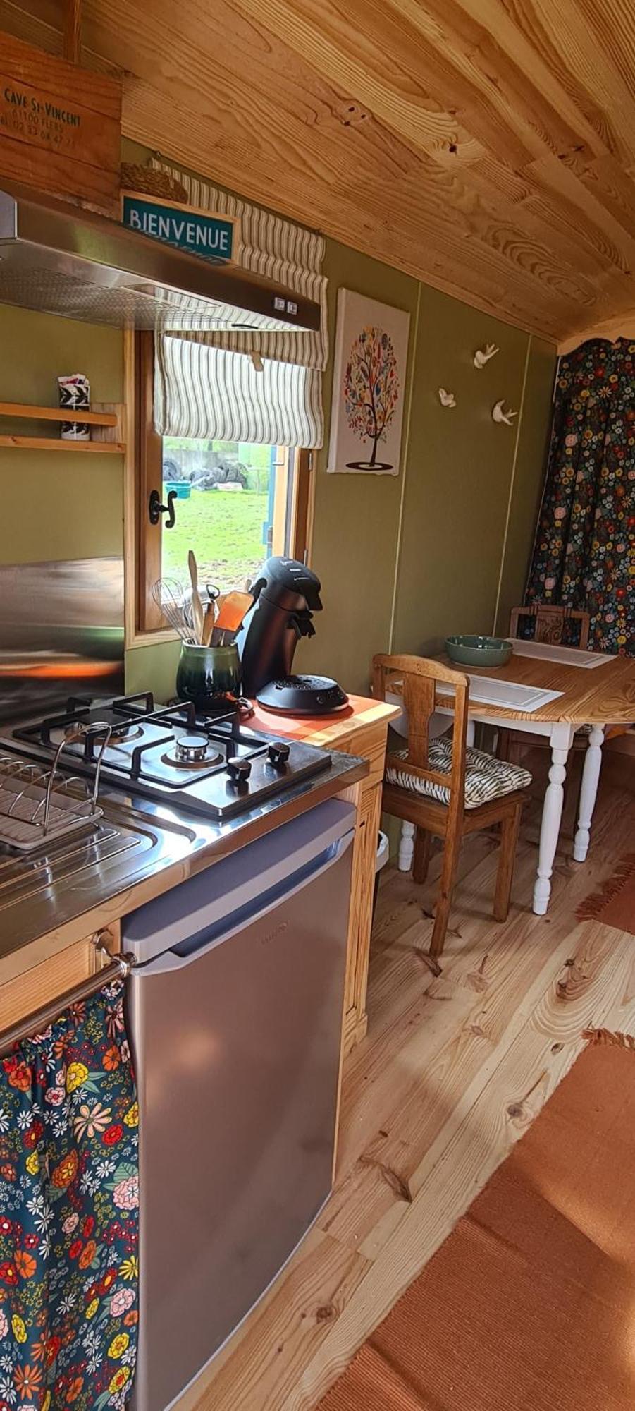 Roulotte A La Ferme Buissonniere Villa La Lande-de-Louge Kültér fotó