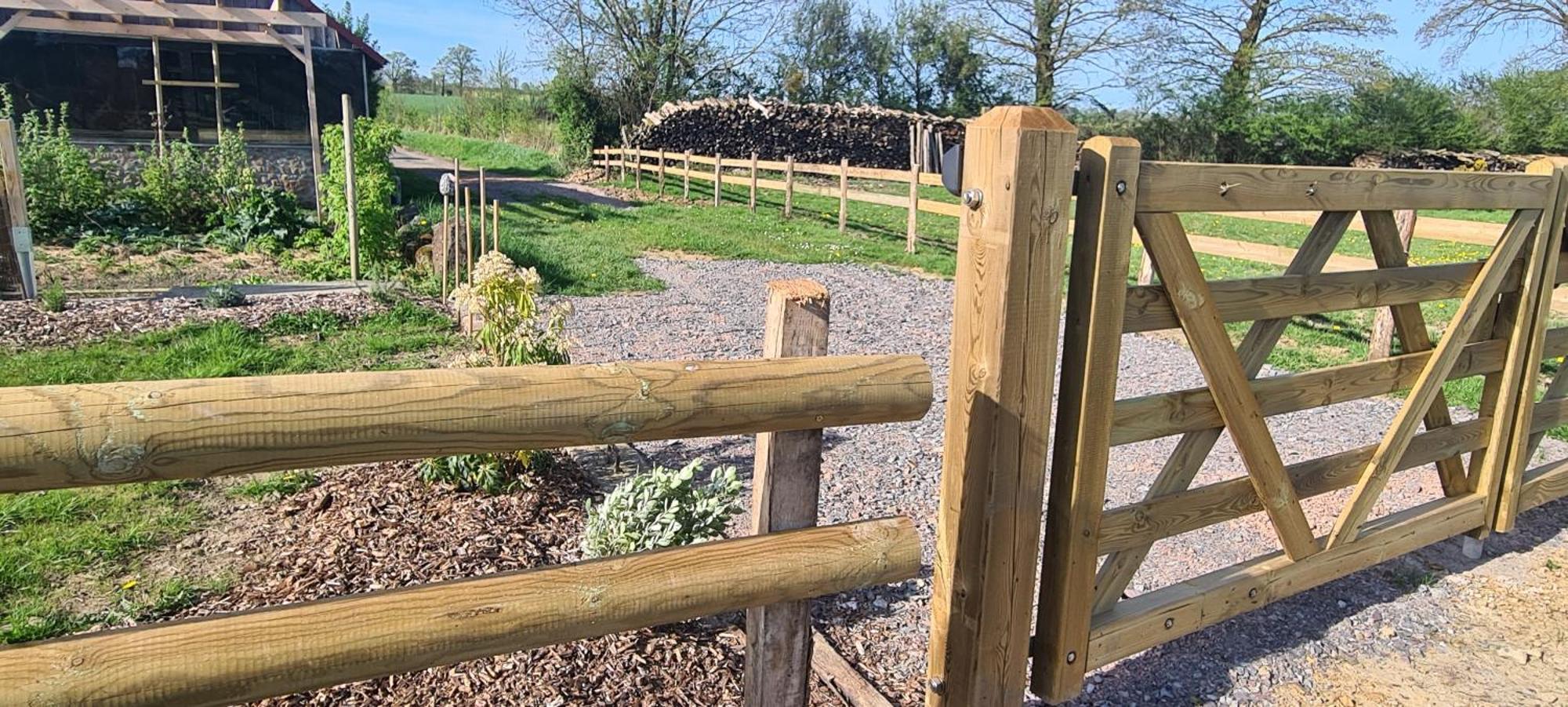 Roulotte A La Ferme Buissonniere Villa La Lande-de-Louge Kültér fotó