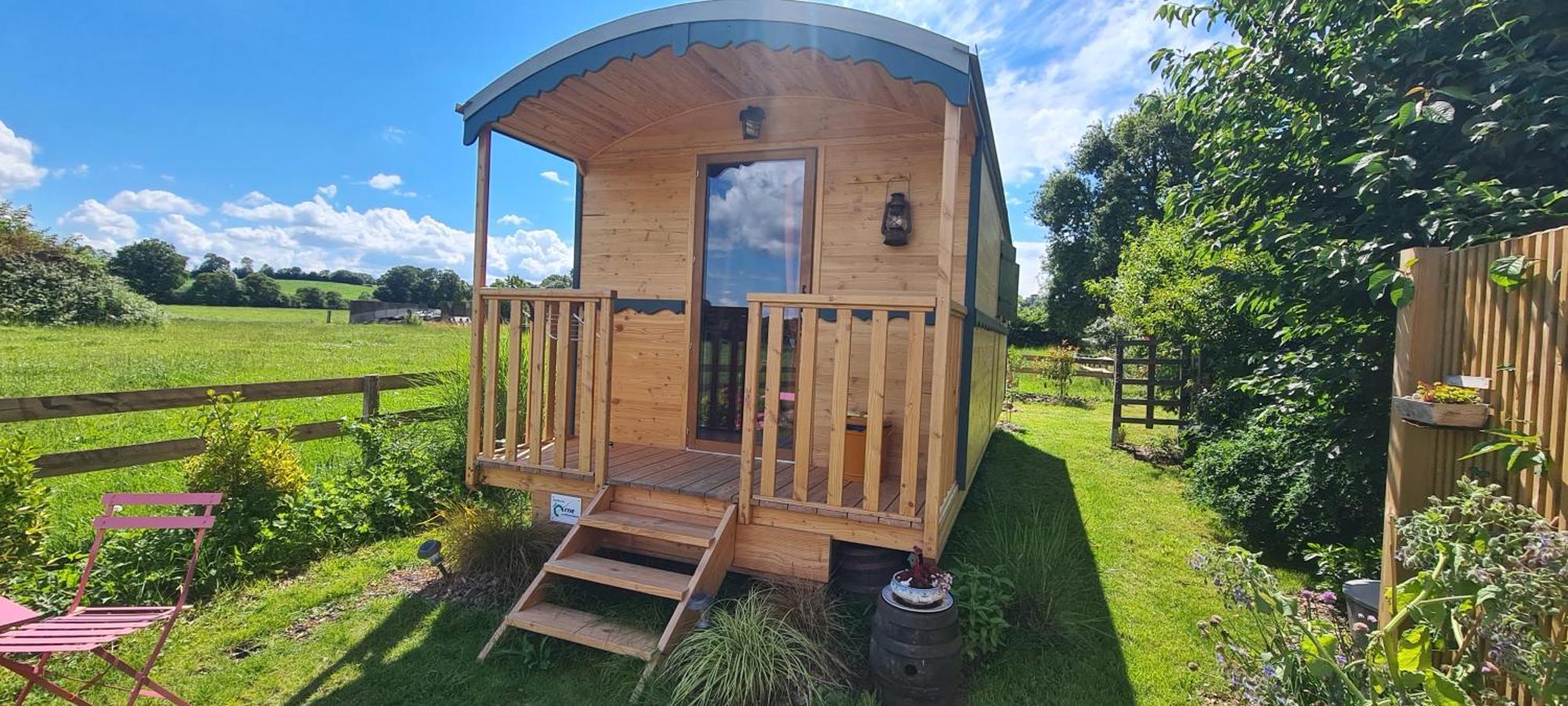 Roulotte A La Ferme Buissonniere Villa La Lande-de-Louge Kültér fotó